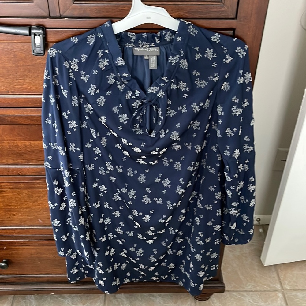 Michael Stars Flower dress with flowy sleeves